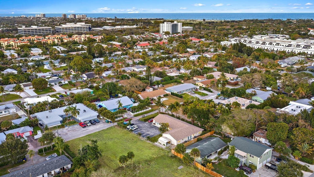 1924 Service Road - Photo 2
