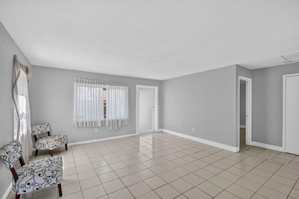 3384 Rudolph Road - Photo 4