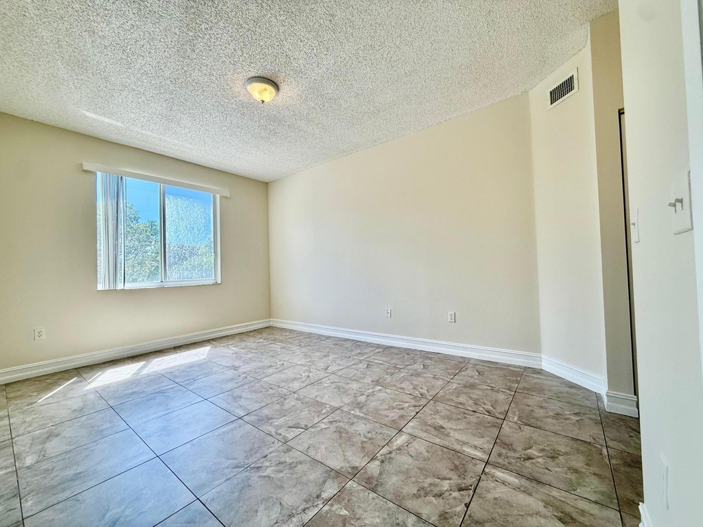 6960 Sw 39th Street - Photo 10