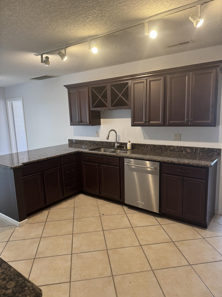 121 Beaumont Lane - Photo 5