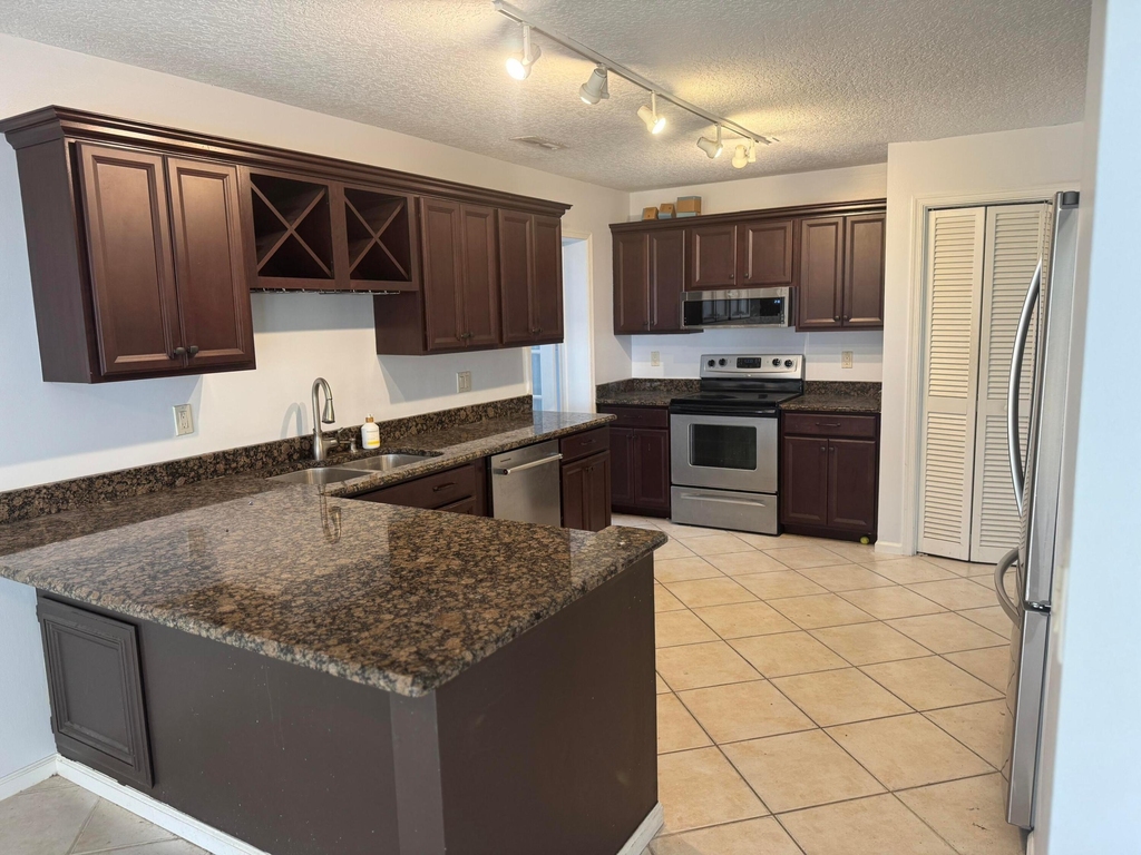 121 Beaumont Lane - Photo 7