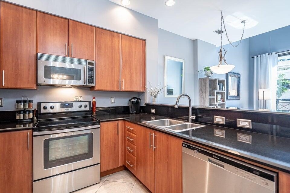 801 S Olive Avenue - Photo 7