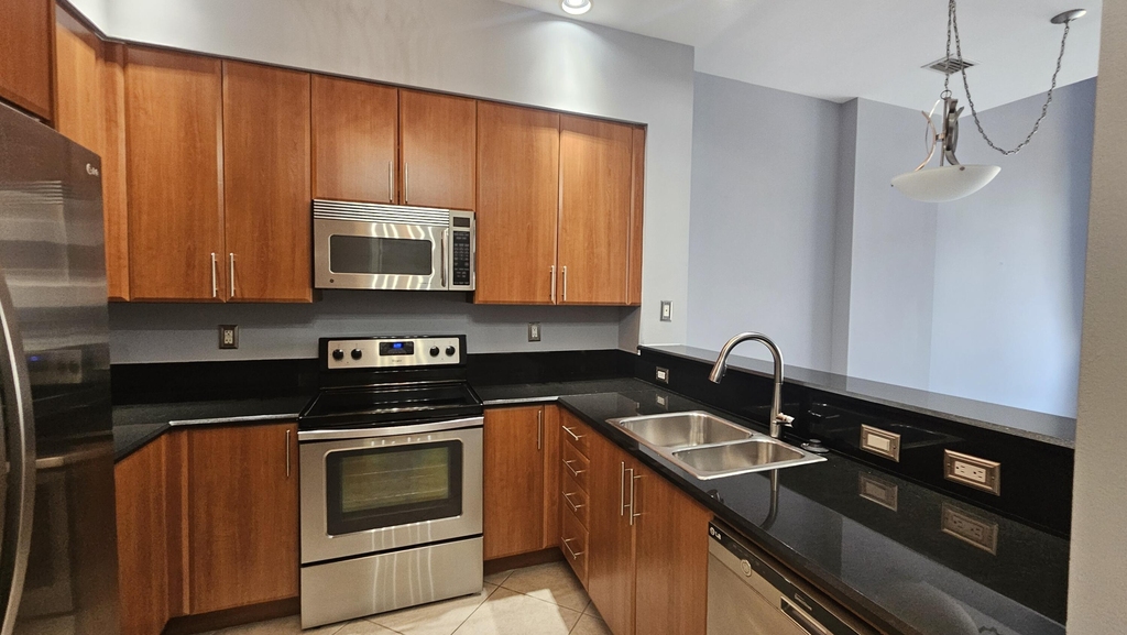 801 S Olive Avenue - Photo 6
