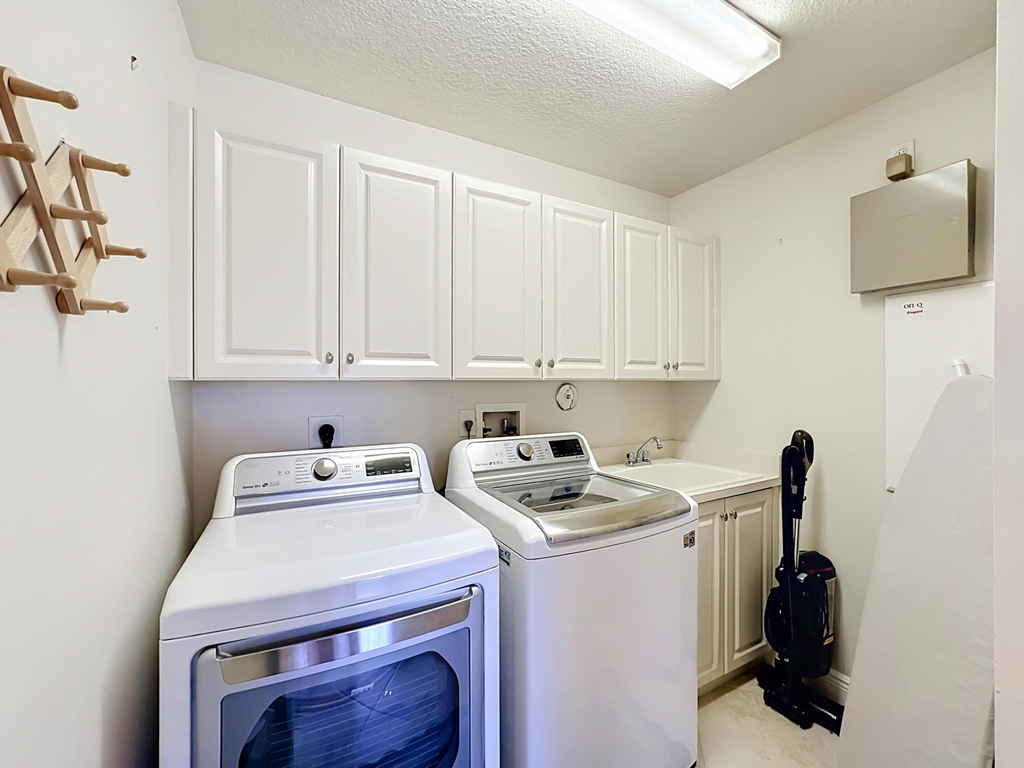11251 Sw Springtree Terrace - Photo 56