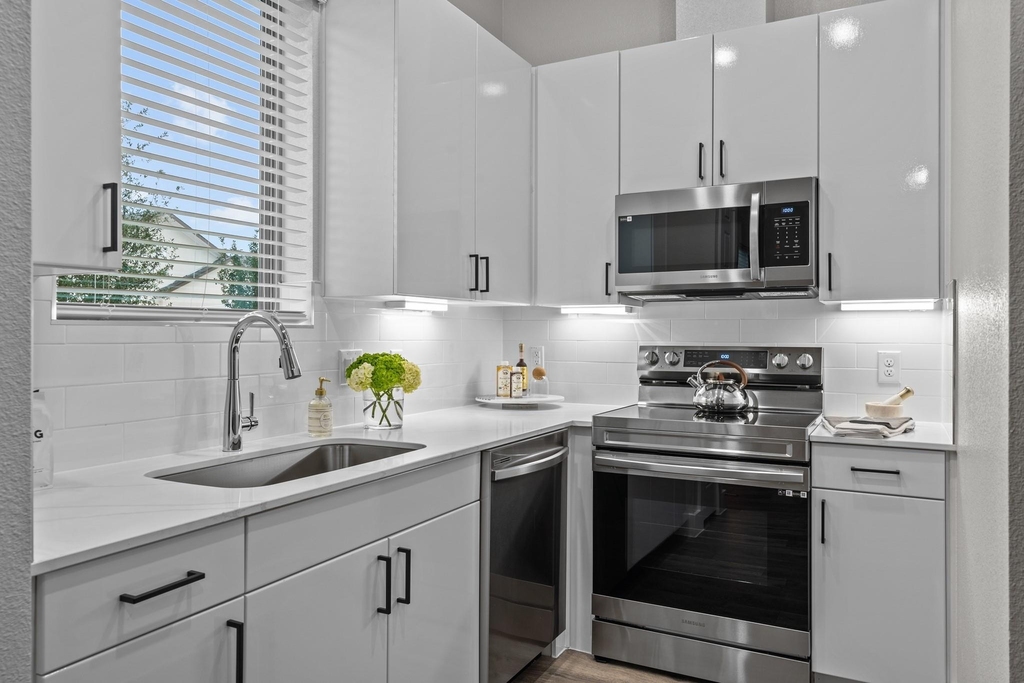 3284 Ganzer Road W - Photo 4