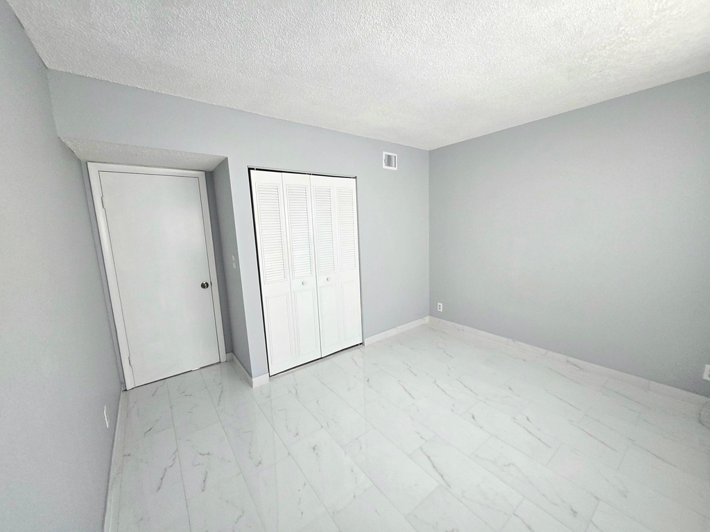 6505 Winfield Boulevard - Photo 7