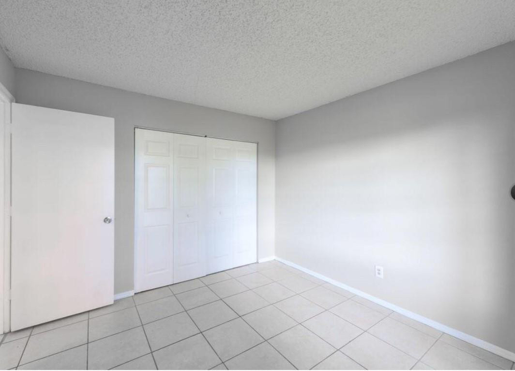 5900 Nw 17th Place - Photo 14