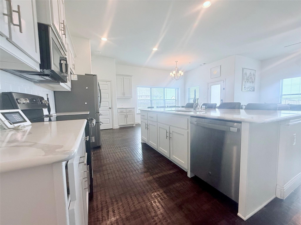 2080 Abela Drive - Photo 4