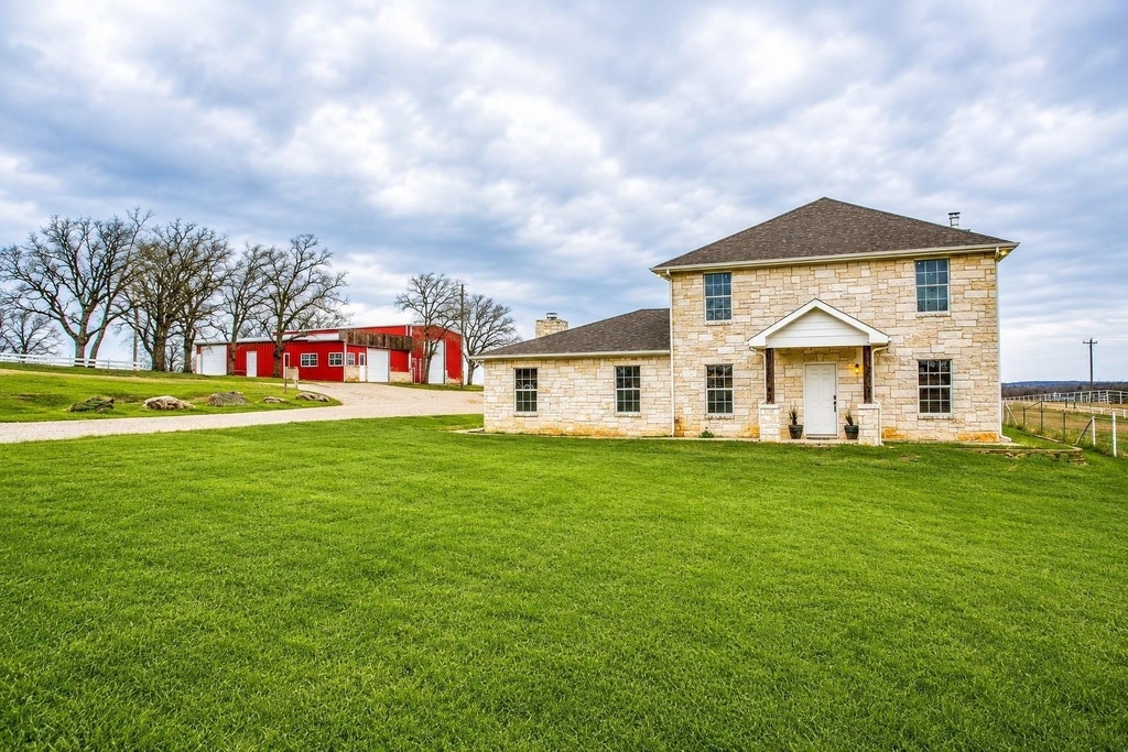 470 County Road 3198 - Photo 1