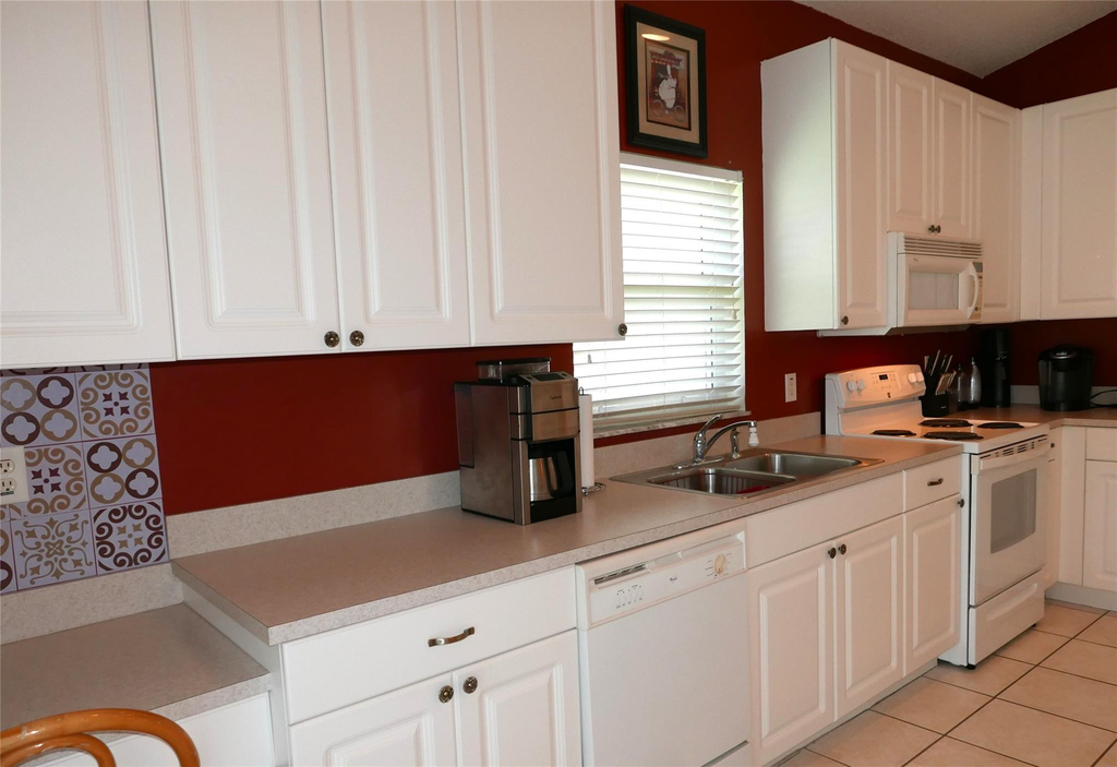 7614 Colony Lake Drive - Photo 7