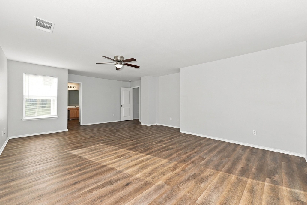 1409 Mission Hills Lane - Photo 4