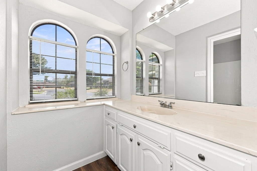 1800 Willow Vale Drive - Photo 5