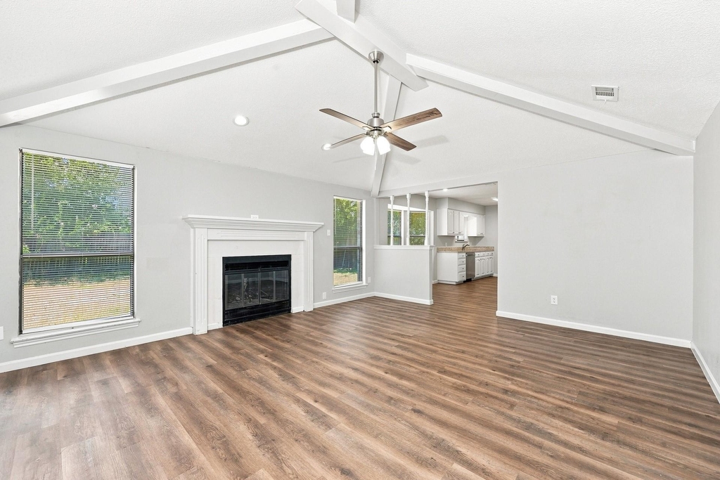 1800 Willow Vale Drive - Photo 3
