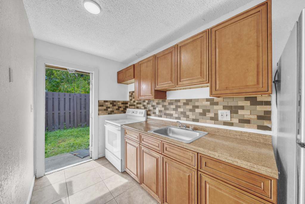 237 Sw 5th Street - Photo 10