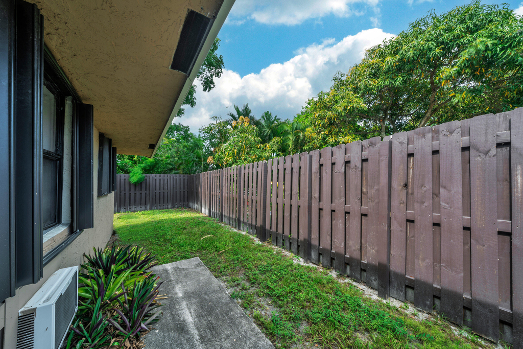 237 Sw 5th Street - Photo 18