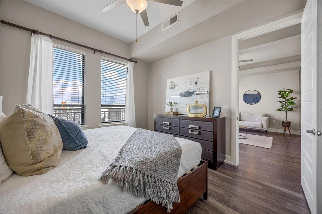 3201 Esperanza Crossing - Photo 3