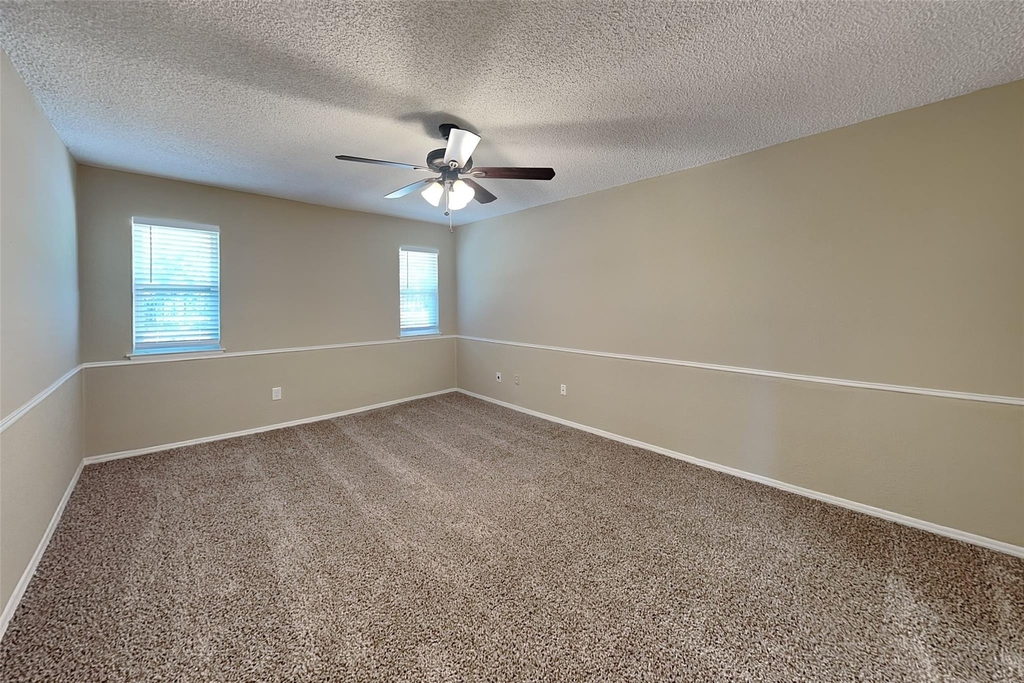 8 Lake Forest Drive - Photo 16