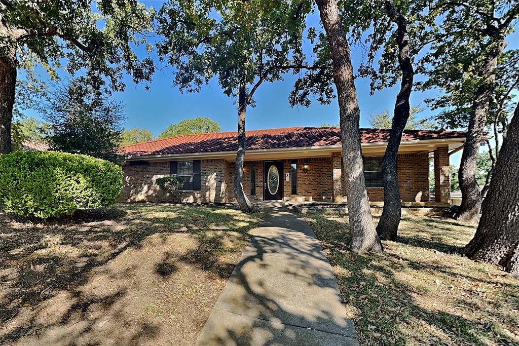 8 Lake Forest Drive - Photo 0