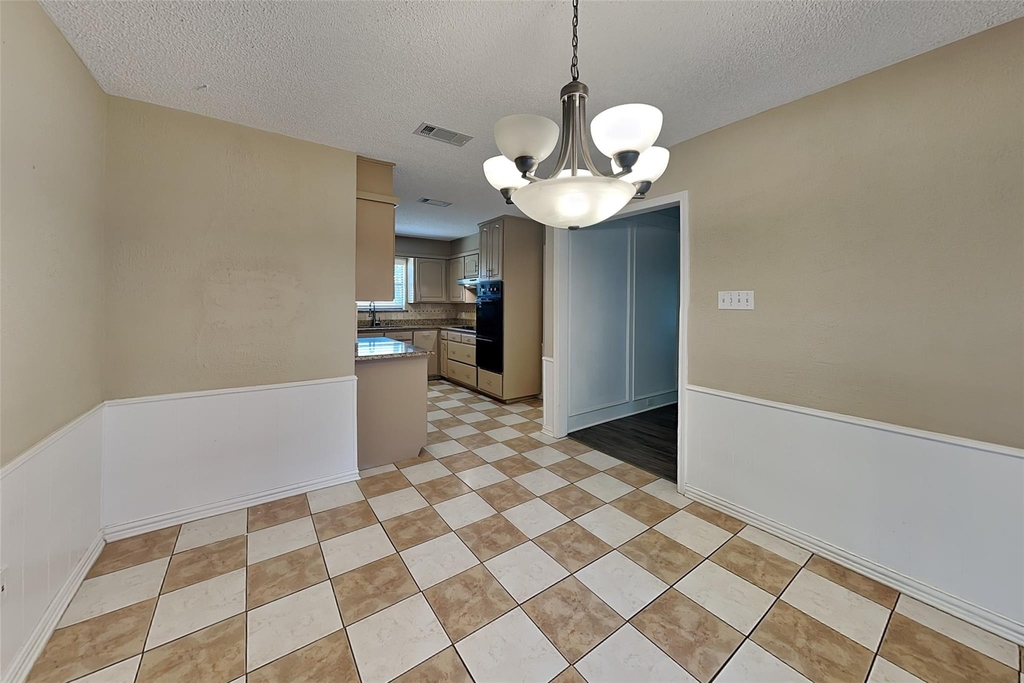8 Lake Forest Drive - Photo 5