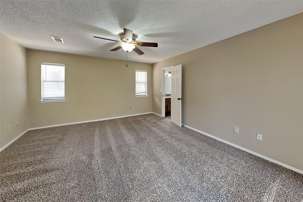 8 Lake Forest Drive - Photo 10