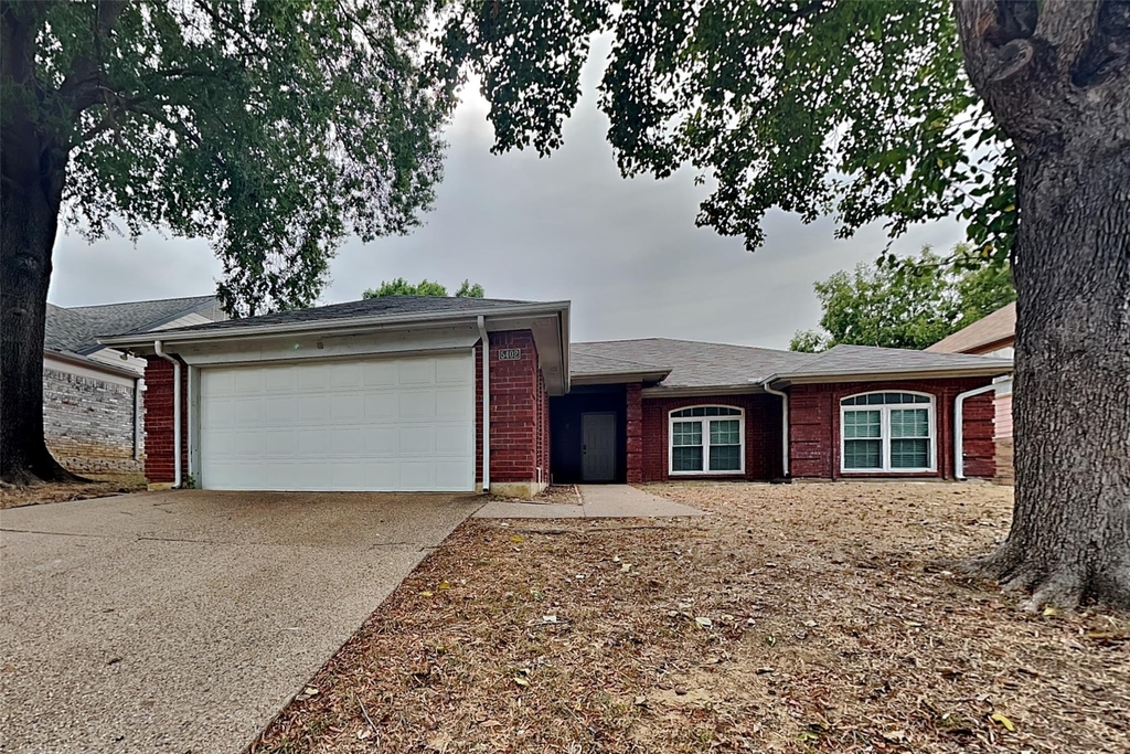 5402 Summit Peak Drive - Photo 0