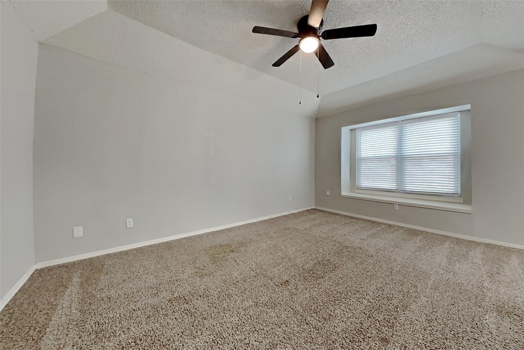 5402 Summit Peak Drive - Photo 4