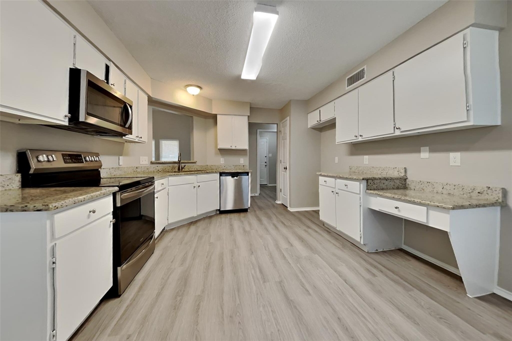 6332 Glen Knoll Drive - Photo 3