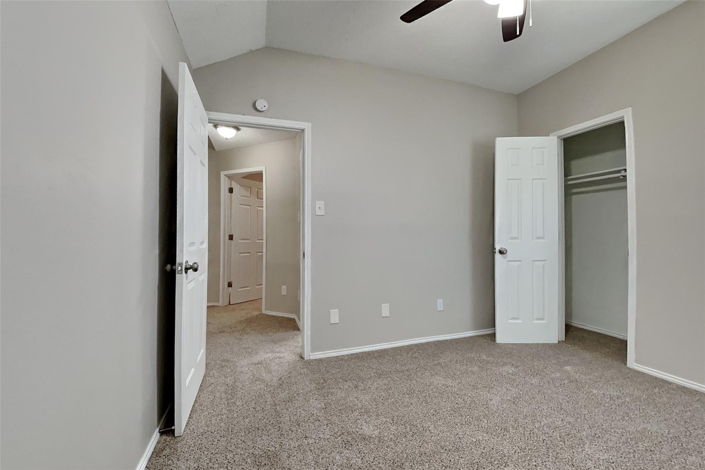 6332 Glen Knoll Drive - Photo 11