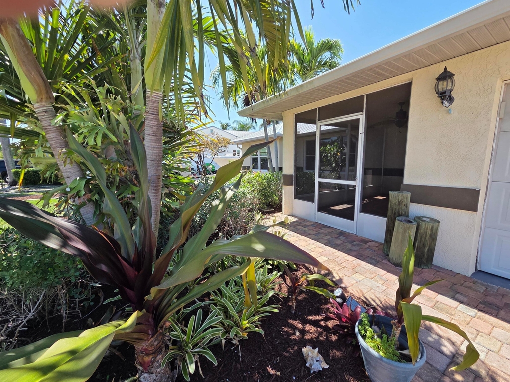 5501 Se Nassau Terrace - Photo 1