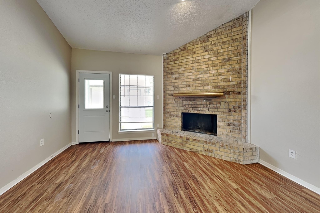 6324 Alissa Drive - Photo 3