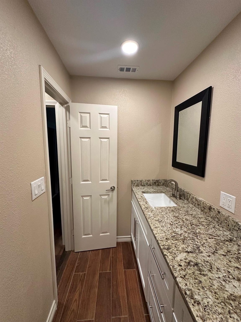 1418 Homestead Place - Photo 9