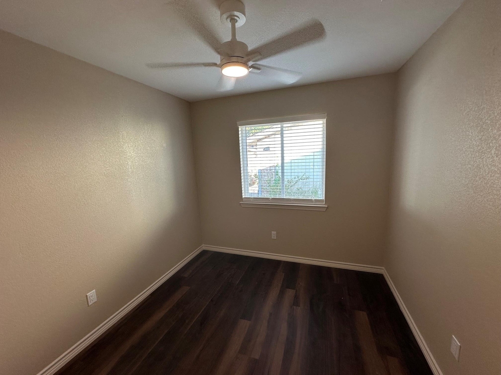 1418 Homestead Place - Photo 15