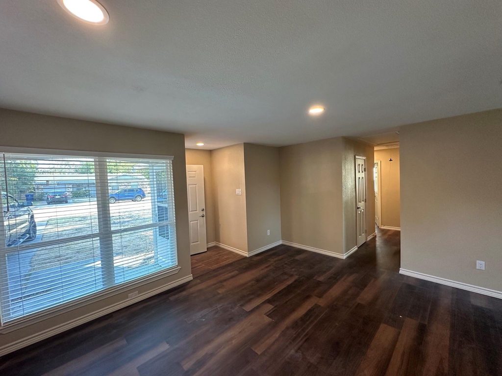 1418 Homestead Place - Photo 4