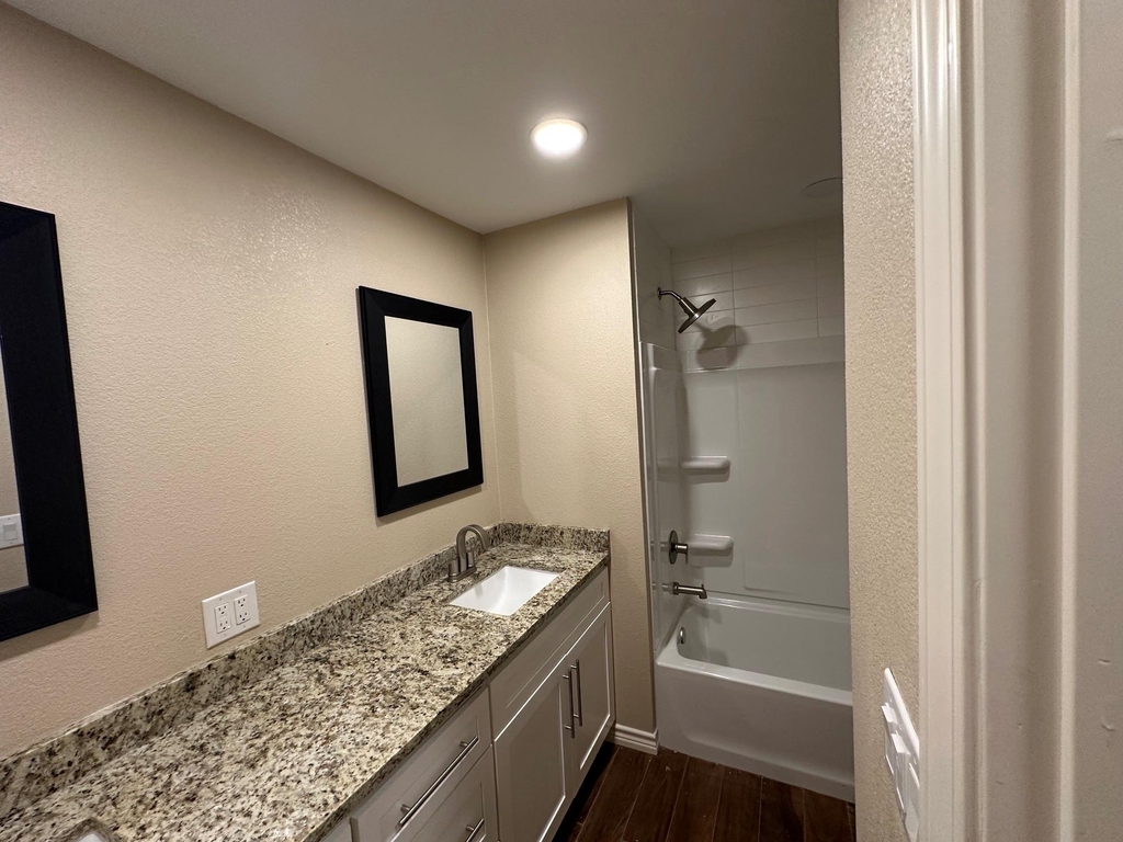 1418 Homestead Place - Photo 10