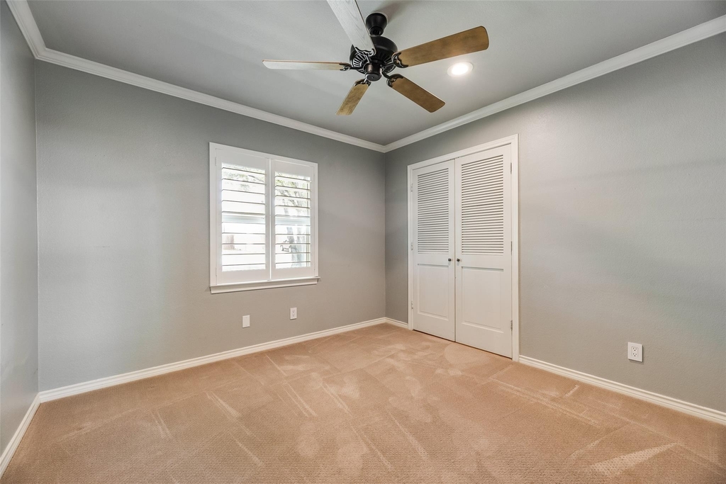 9911 Hurley Way - Photo 8