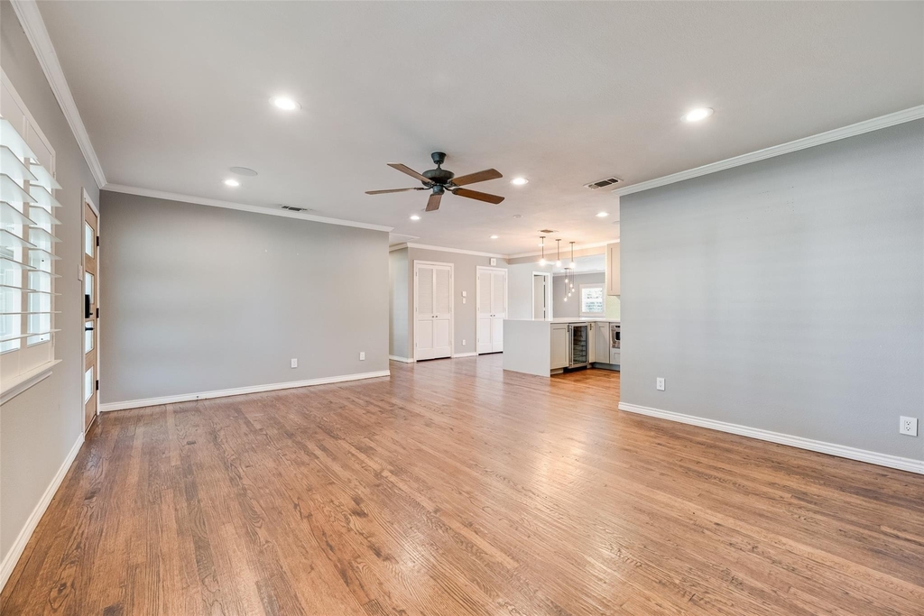9911 Hurley Way - Photo 7