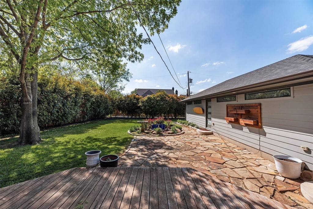9911 Hurley Way - Photo 18