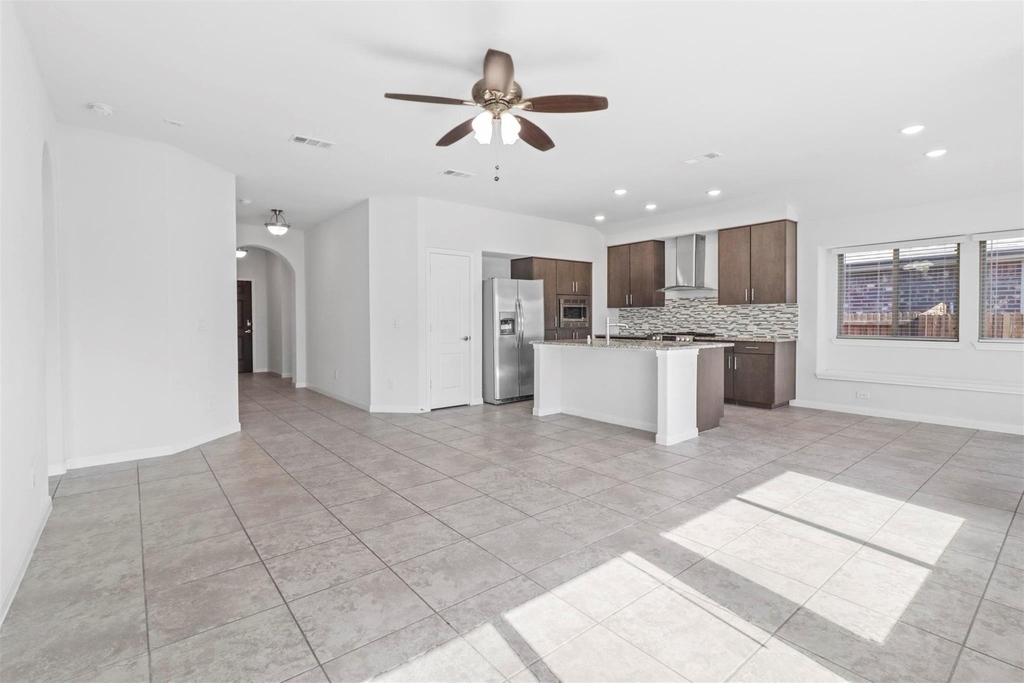 1105 Faringdon Drive - Photo 3