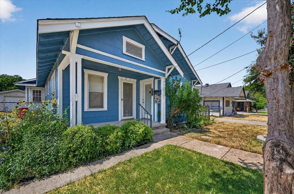 1211 S Montclair Avenue - Photo 3