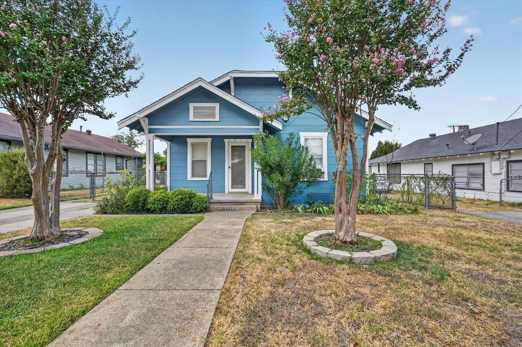 1211 S Montclair Avenue - Photo 0