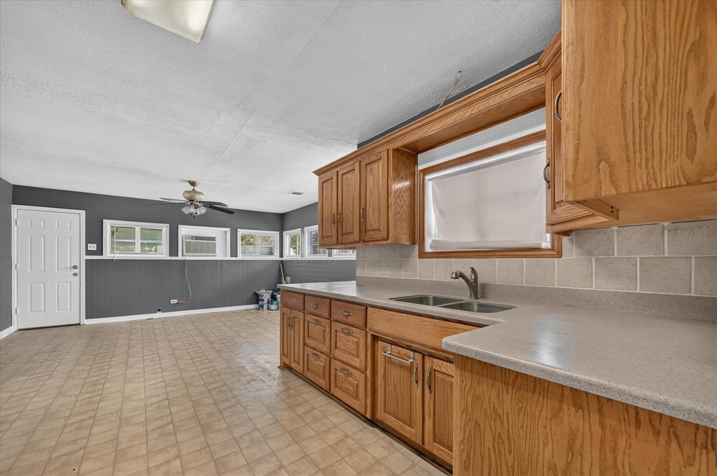 1211 S Montclair Avenue - Photo 13