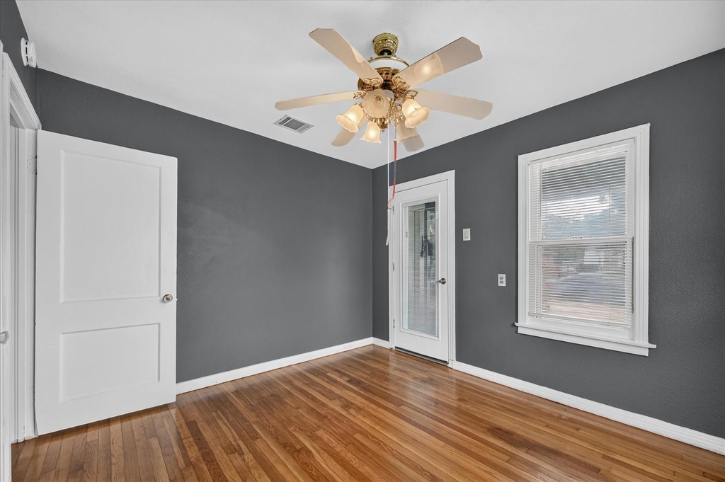 1211 S Montclair Avenue - Photo 20