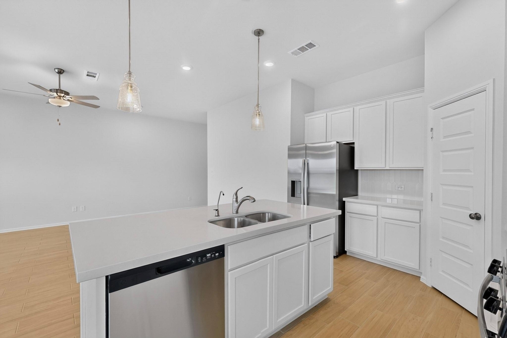 13052 Sandstone Street - Photo 11
