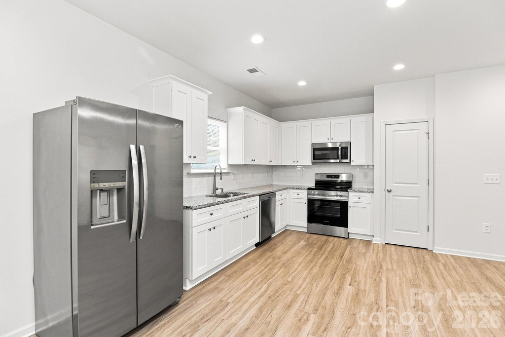 406 Killian Avenue - Photo 2