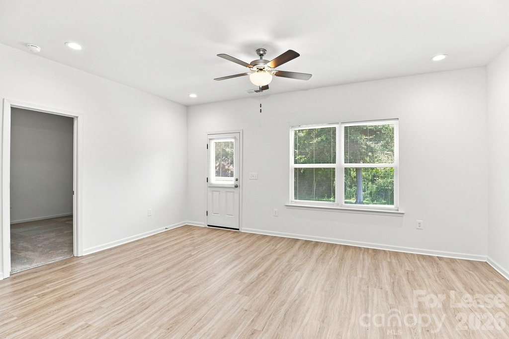 406 Killian Avenue - Photo 5