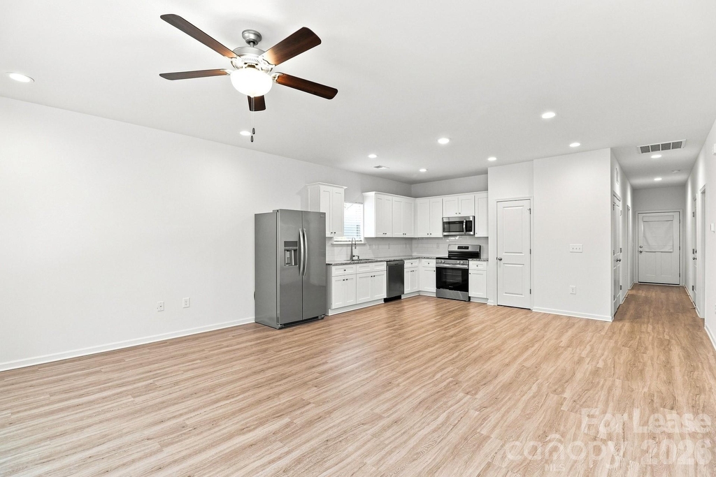 406 Killian Avenue - Photo 4