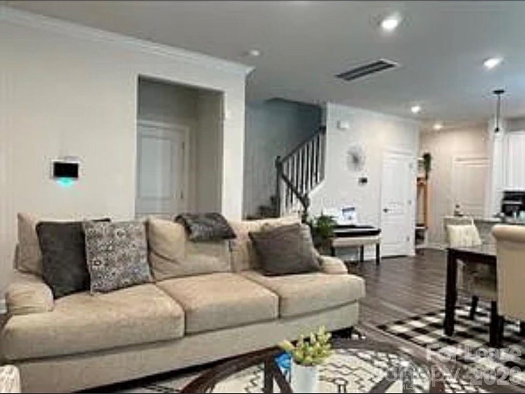 135 Emmett Drive - Photo 2