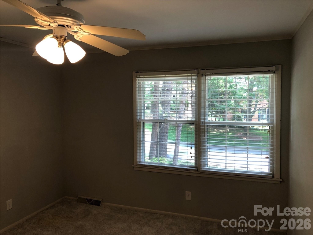 823 Tadlock Place - Photo 34