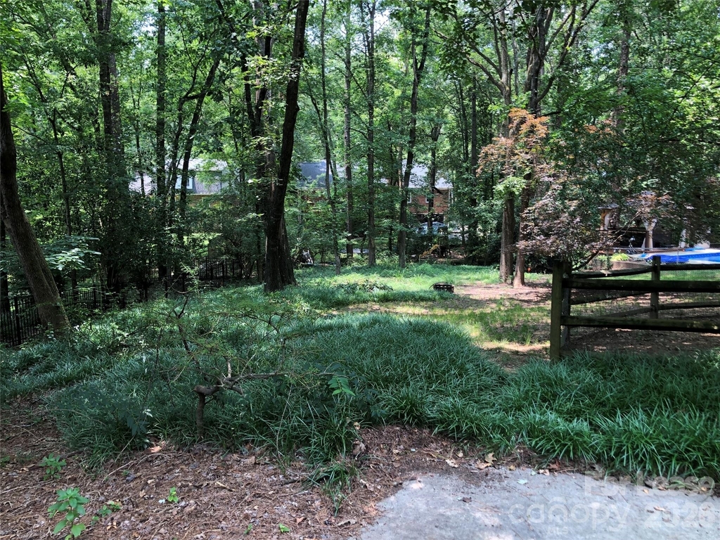 823 Tadlock Place - Photo 2