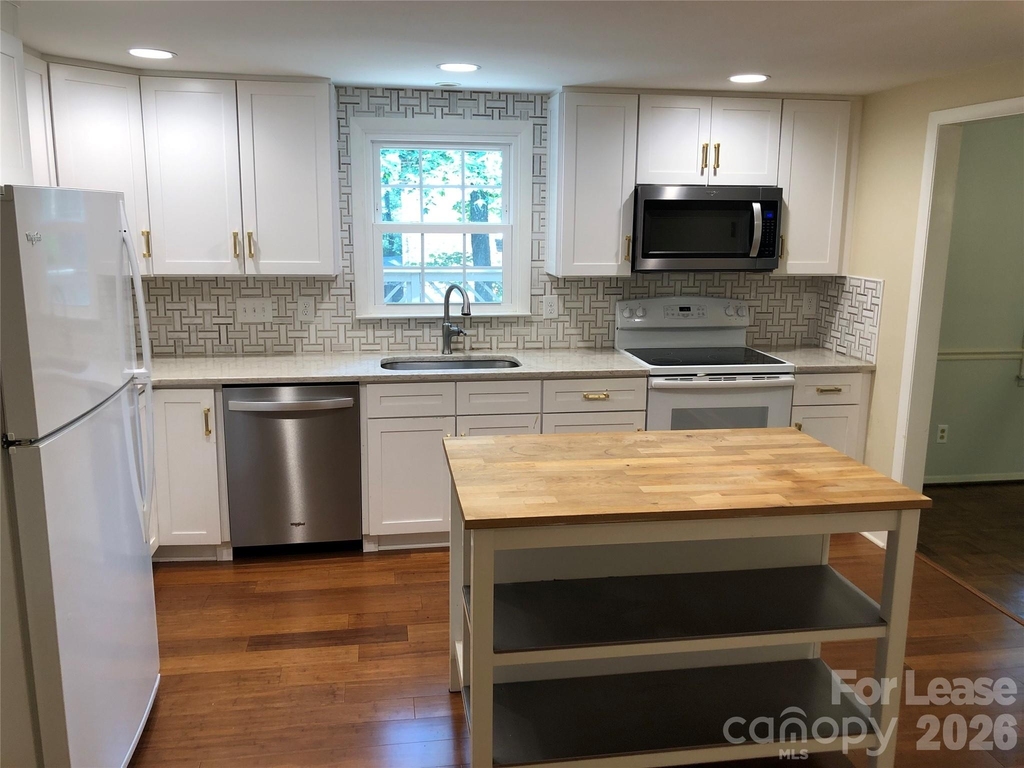 823 Tadlock Place - Photo 9